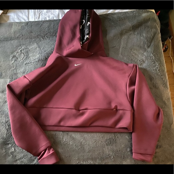 Nike Tops - Nike women’s crop hoody